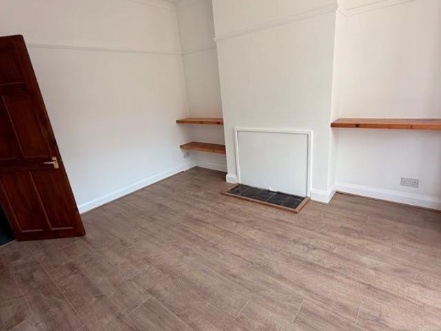 3 Bed End Terrace, Oakdene Road, CH42