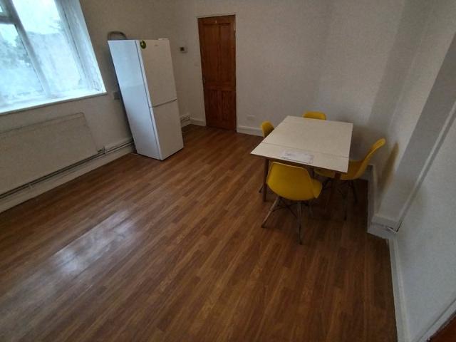 3 Bed Family Flat | N16 | £2900 | Available Now