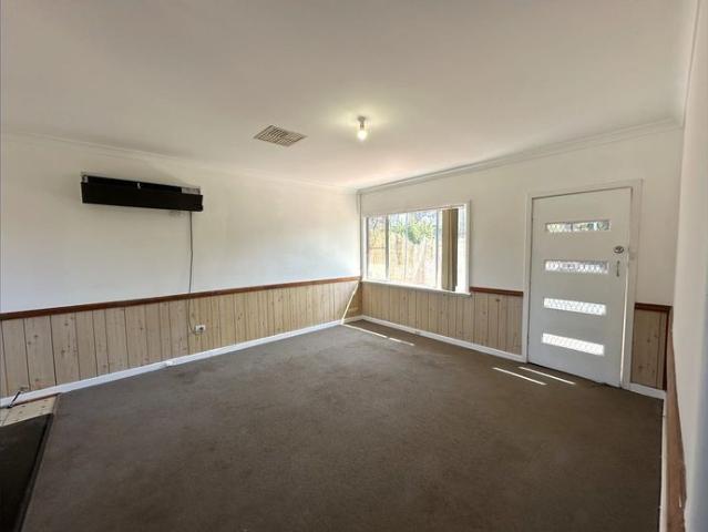 3 Bed Family Home with large backyard