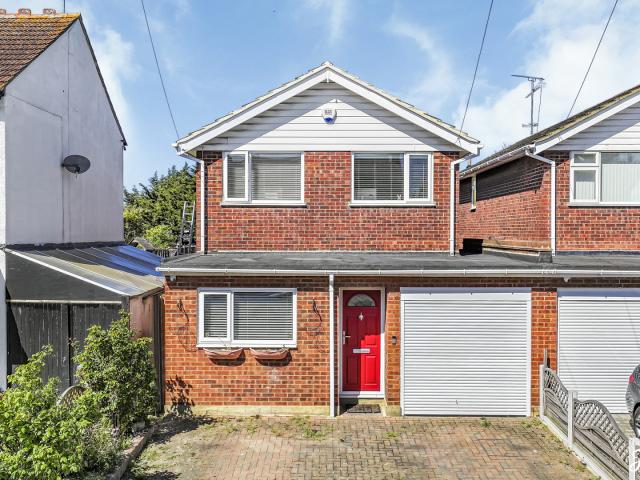 3 Bed For Sale in Southend on sea