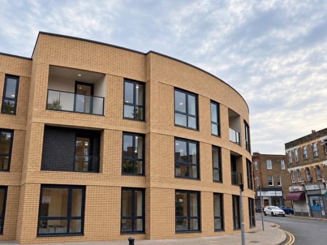 3 Bed Flat Manor Park Road, London, NW10