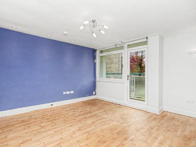3 Bed Flat, Merchiston Gardens, EH10