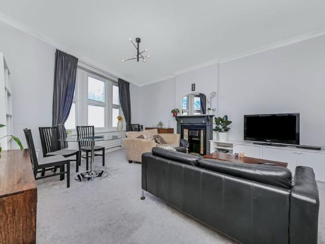 3 Bed Flat, Mitcham Road, SW17