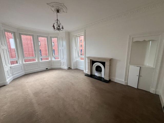 3 Bed Flat, Moat Place, EH14