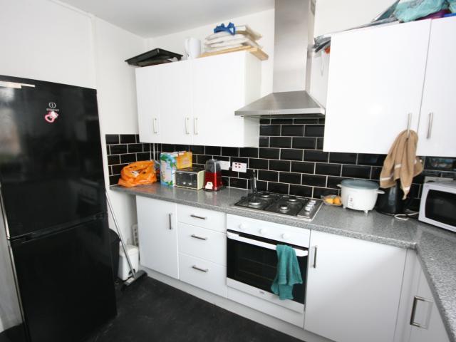 3 Bed Flat Moments From Queen Mary