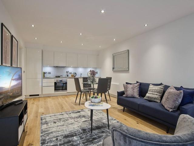 3 Bed Flat, Montrose Crescent, HA0