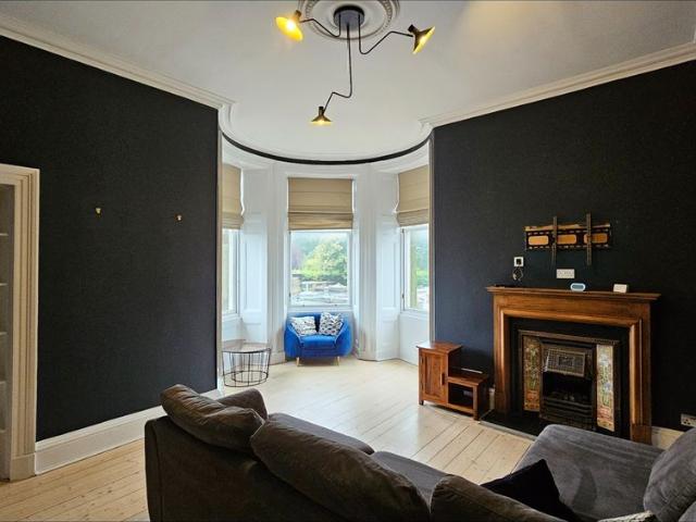 3 Bed Flat, Morningside Road, EH10