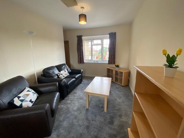3 Bed Flat At Milton Road, Cambridge CB4, 3 bed flat to rent, £1,795 pcm | PrimeLocation