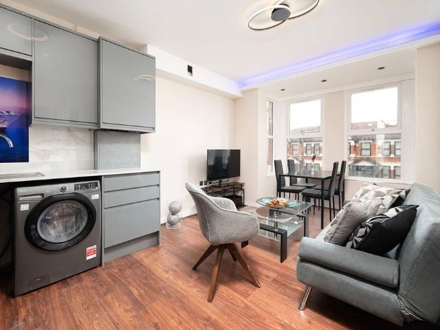 3 Bed Flat, Aberdour Road, IG3