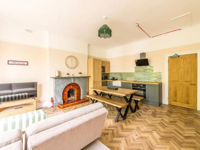 3 Bed Flat, Alma Road, BS8