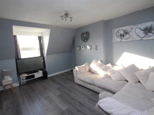 3 Bed Flat, Ashburton Road, CR0