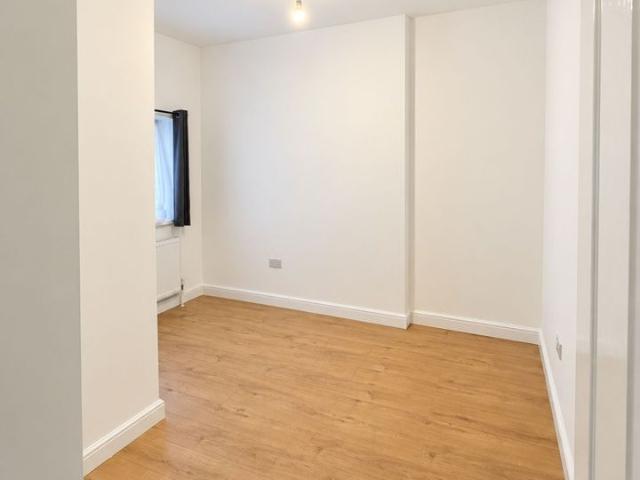 3 Bed Flat, Belmont Road, IG1