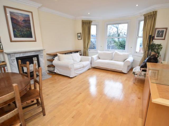 3 bed flat between Belsize Park and Primrose Hill