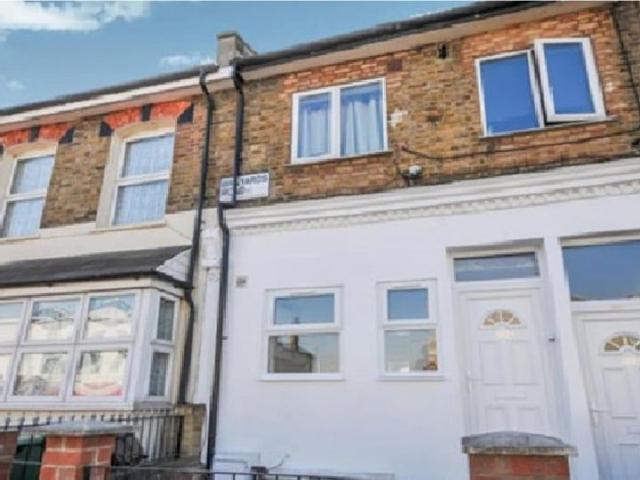 3 Bed Flat, Brayards Road, SE15