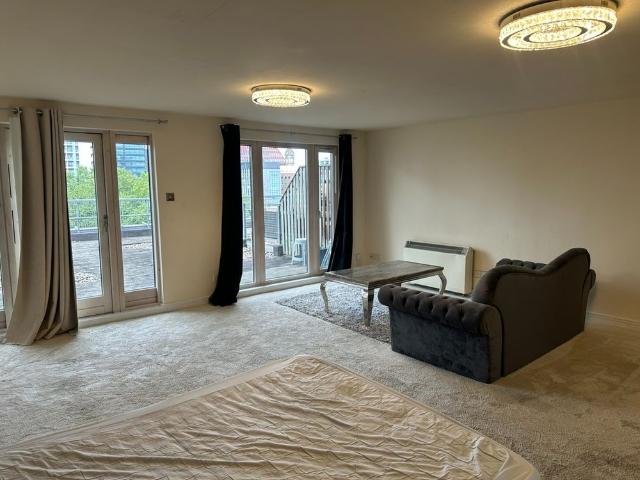 3 Bed Flat, Brindley House, B3