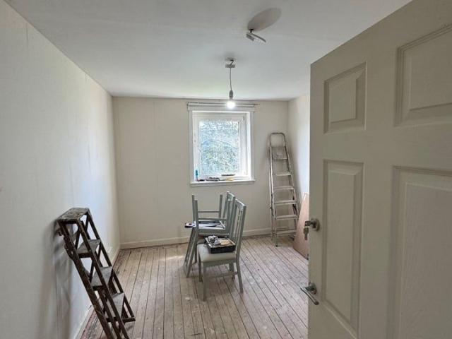 3 Bed Flat, Broomhouse Loan, EH11