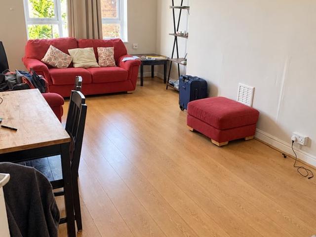 3 Bed Flat Brockley | 5 Min Station | Parking