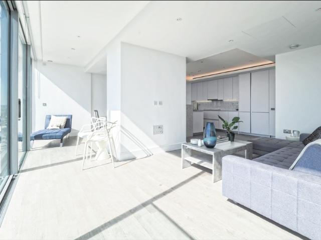 3 Bed Flat, Carrara Tower, EC1V