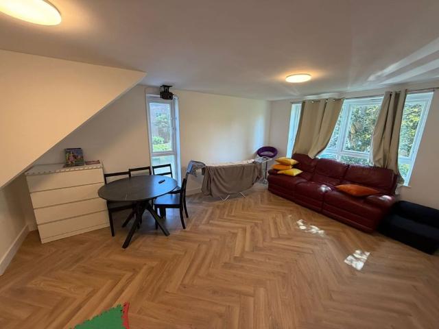 3 Bed Flat, Chepstow Rise, CR0