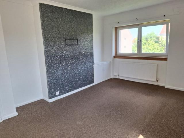 3 Bed Flat, Corlaich Avenue Toryglen, G42