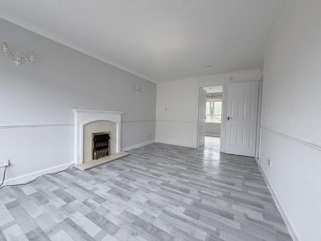 3 Bed Flat, Craigbo Court, G23