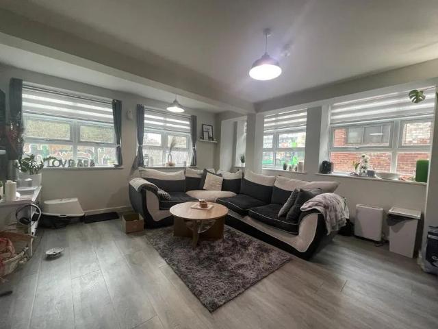 3 Bed Flat, East Street, LS9