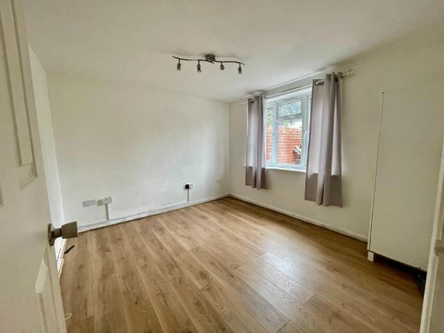 3 Bed Flat, Elmside Road, HA9