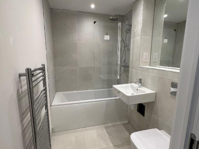 3 Bed Flat For Rent