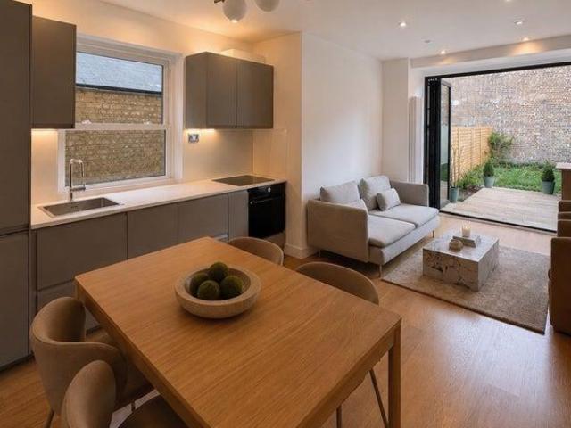 3 Bed Flat For Rent