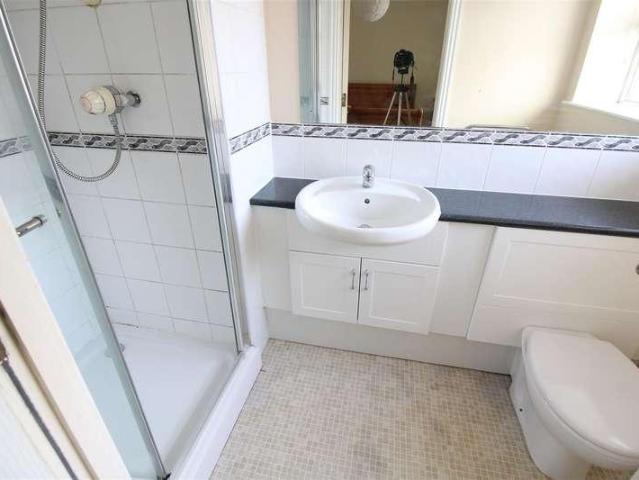 3 bed flat for sale