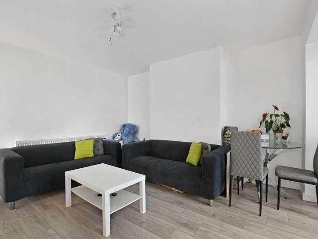 3 bed flat for sale