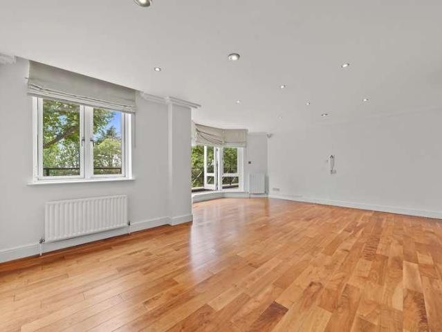 3 bed flat for sale