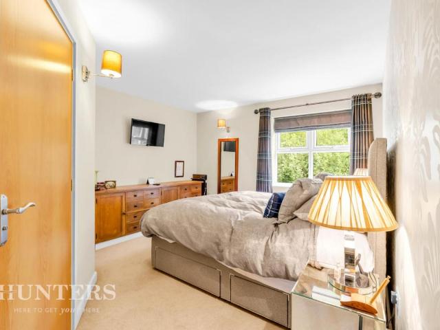 3 bed flat for sale