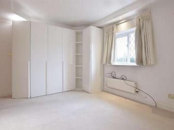 3 bed flat for sale