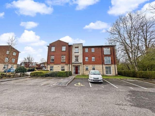 3 bed flat for sale