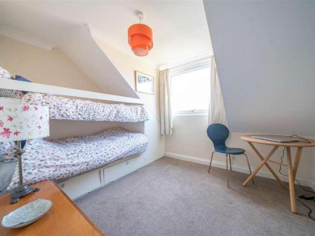 3 bed flat for sale
