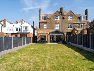 3 bed flat for sale