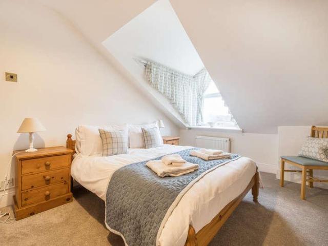 3 bed flat for sale