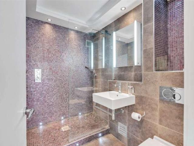 3 bed flat for sale