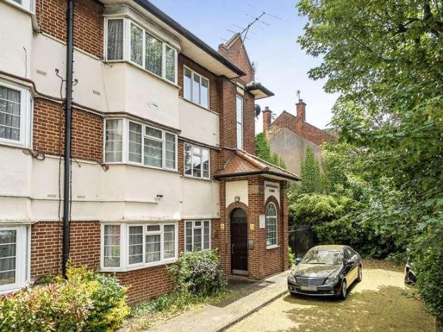 3 bed flat for sale