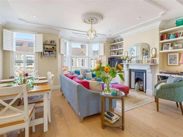 3 bed flat for sale
