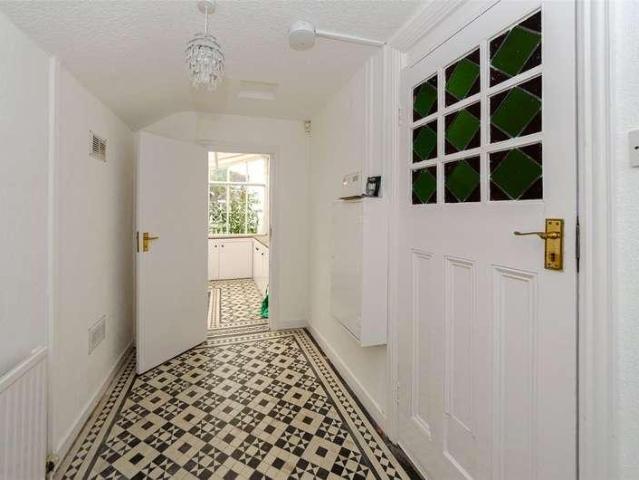 3 bed flat for sale