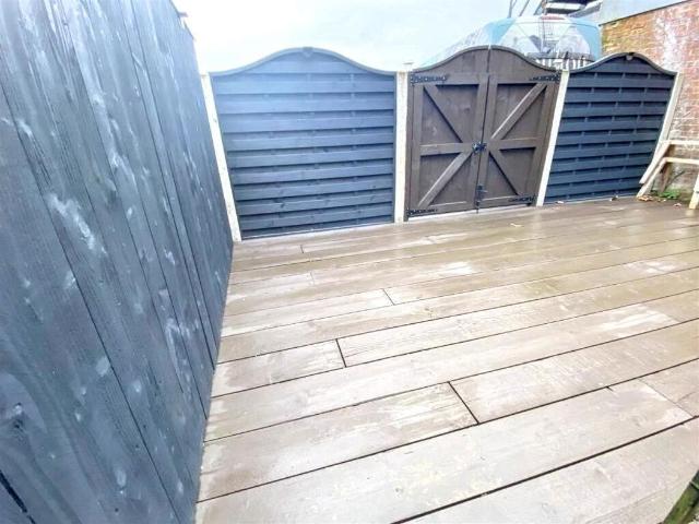 3 bed flat for sale