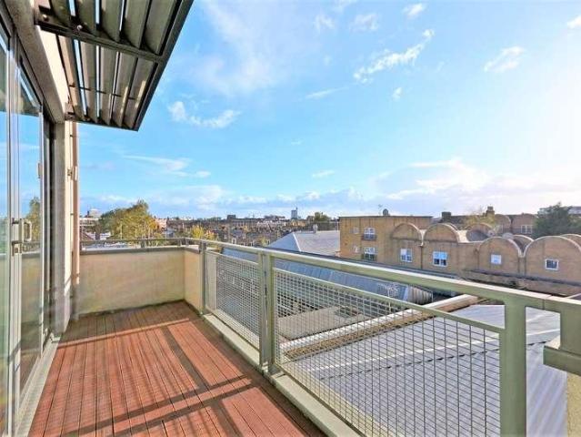 3 bed flat for sale