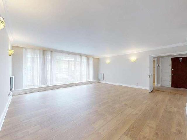 3 bed flat for sale