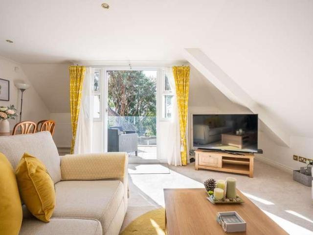 3 bed flat for sale