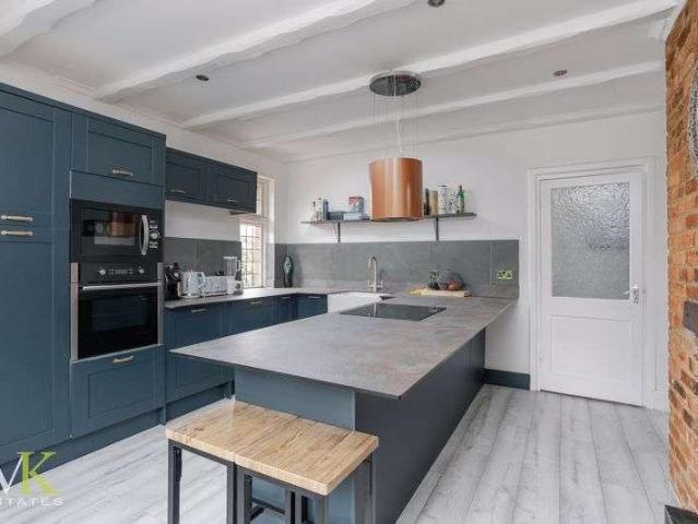 3 bed flat for sale