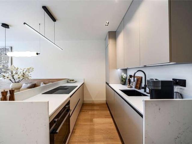 3 bed flat for sale
