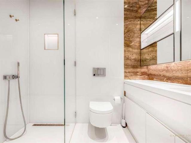3 bed flat for sale
