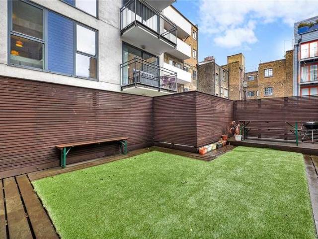 3 bed flat for sale
